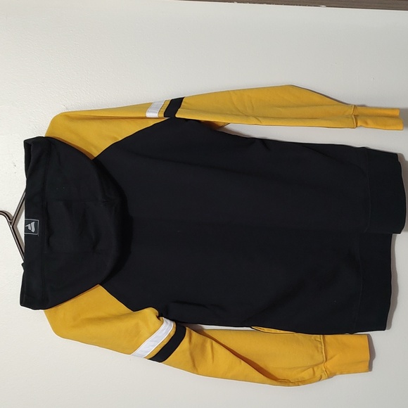 Woman's Fanatics Pittsburgh Penguins Hoodie - Picture 4 of 7